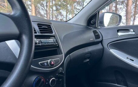 Hyundai Solaris II рестайлинг, 2012 год, 900 000 рублей, 7 фотография