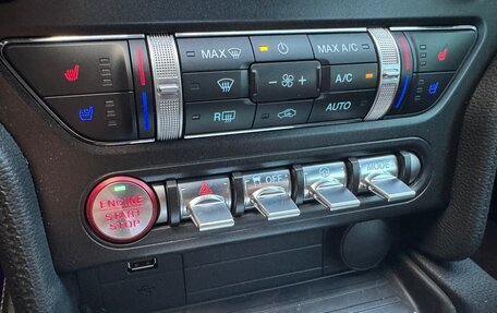 Ford Mustang VI рестайлинг, 2020 год, 4 450 000 рублей, 40 фотография