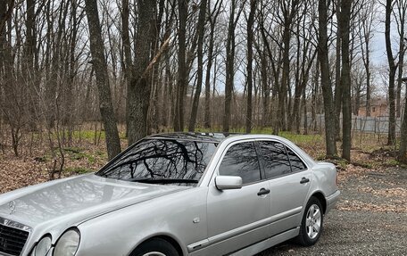 Mercedes-Benz E-Класс, 1997 год, 210 000 рублей, 3 фотография