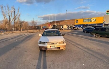 Toyota Camry, 2000 год, 265 000 рублей, 2 фотография