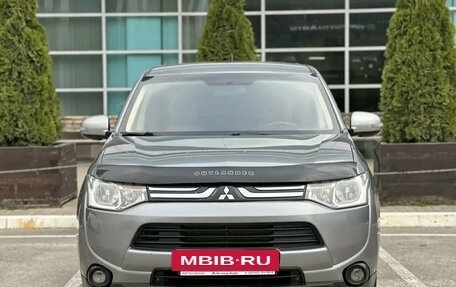 Mitsubishi Outlander III рестайлинг 3, 2012 год, 1 195 000 рублей, 2 фотография