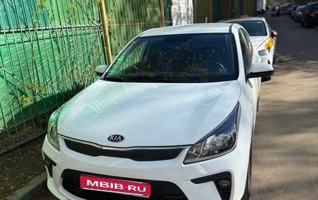 KIA Rio IV, 2020 год, 1 300 000 рублей, 1 фотография