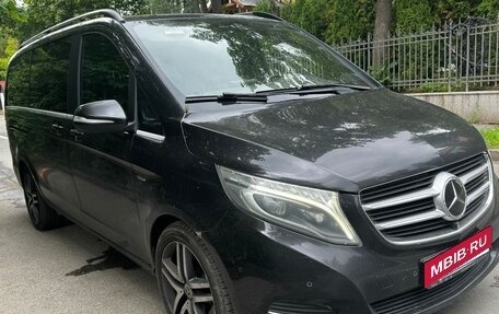 Mercedes-Benz V-Класс, 2014 год, 2 400 000 рублей, 1 фотография