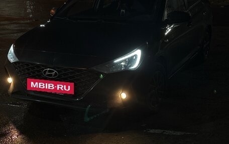 Hyundai Solaris II рестайлинг, 2021 год, 1 400 000 рублей, 8 фотография