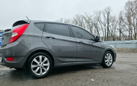 Hyundai Solaris II рестайлинг, 2011 год, 900 000 рублей, 7 фотография