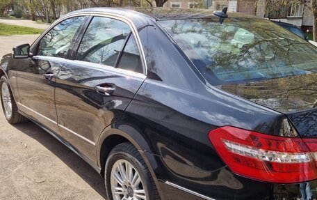 Mercedes-Benz E-Класс, 2011 год, 1 800 000 рублей, 3 фотография