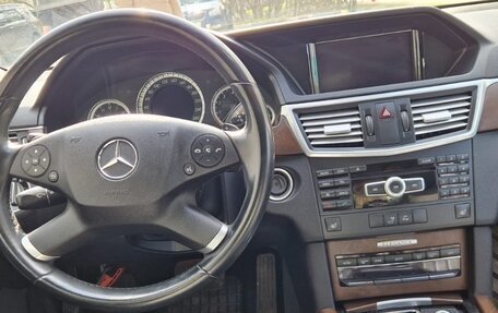Mercedes-Benz E-Класс, 2011 год, 1 800 000 рублей, 7 фотография