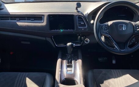 Honda Vezel, 2019 год, 1 930 000 рублей, 10 фотография