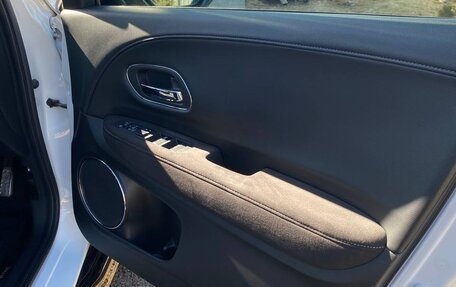 Honda Vezel, 2019 год, 1 930 000 рублей, 18 фотография