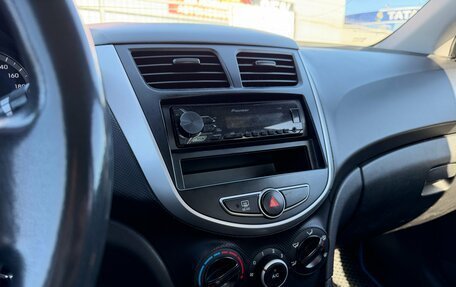 Hyundai Solaris II рестайлинг, 2011 год, 599 000 рублей, 12 фотография