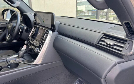 Lexus LX, 2025 год, 17 342 716 рублей, 15 фотография