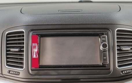 Volkswagen Sharan II, 2013 год, 1 369 000 рублей, 15 фотография