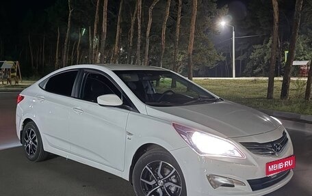 Hyundai Solaris II рестайлинг, 2016 год, 1 100 000 рублей, 1 фотография