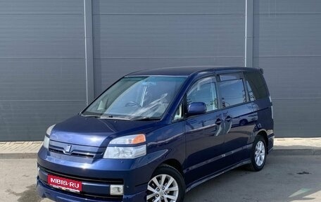 Toyota Voxy II, 2001 год, 860 000 рублей, 1 фотография