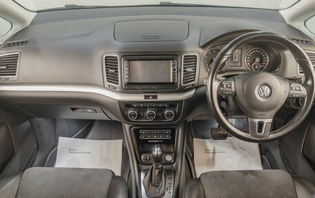 Volkswagen Sharan II, 2013 год, 1 369 000 рублей, 19 фотография