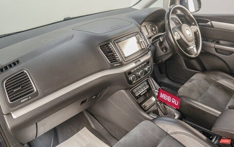 Volkswagen Sharan II, 2013 год, 1 369 000 рублей, 20 фотография