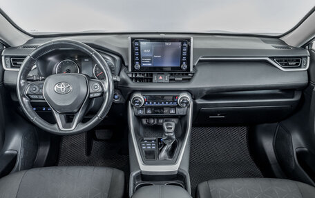 Toyota RAV4, 2020 год, 2 695 000 рублей, 10 фотография