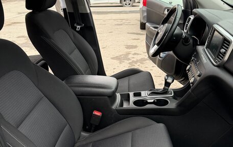 KIA Sportage IV рестайлинг, 2020 год, 2 350 000 рублей, 22 фотография