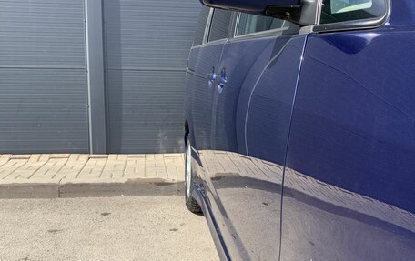 Toyota Voxy II, 2001 год, 860 000 рублей, 2 фотография