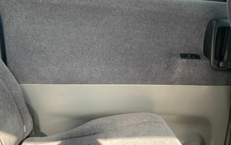 Toyota Voxy II, 2001 год, 860 000 рублей, 25 фотография