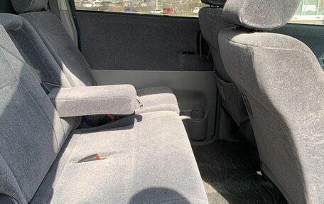 Toyota Voxy II, 2001 год, 860 000 рублей, 26 фотография