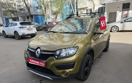 Renault Sandero II рестайлинг, 2015 год, 920 000 рублей, 1 фотография
