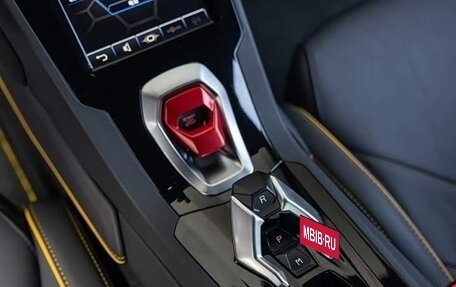 Lamborghini Huracán, 2023 год, 22 783 000 рублей, 11 фотография