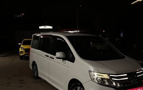 Honda Stepwgn IV, 2012 год, 1 050 000 рублей, 2 фотография