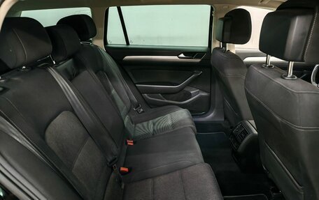 Volkswagen Passat B8 рестайлинг, 2019 год, 2 100 000 рублей, 13 фотография