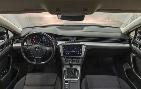 Volkswagen Passat B8 рестайлинг, 2019 год, 2 100 000 рублей, 11 фотография