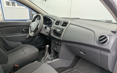 Renault Logan II, 2016 год, 737 000 рублей, 10 фотография