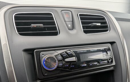 Renault Logan II, 2016 год, 737 000 рублей, 17 фотография