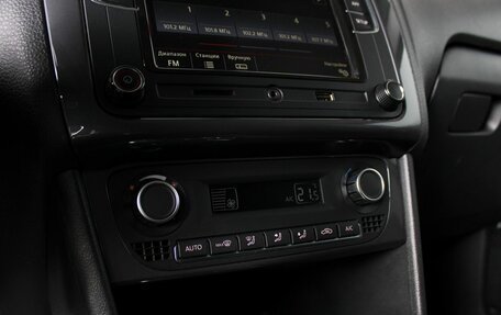 Volkswagen Polo VI (EU Market), 2018 год, 1 170 000 рублей, 19 фотография