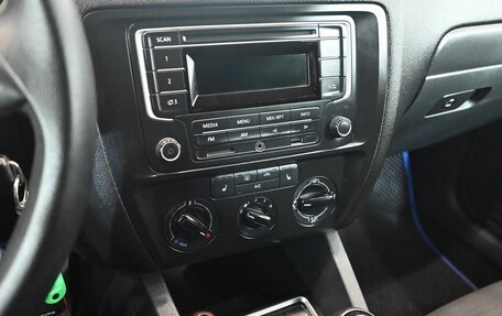 Volkswagen Jetta VI, 2015 год, 950 000 рублей, 15 фотография