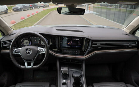 Volkswagen Touareg III, 2018 год, 4 899 000 рублей, 12 фотография