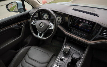 Volkswagen Touareg III, 2018 год, 4 899 000 рублей, 11 фотография