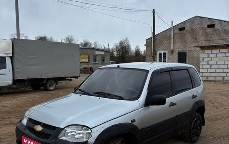 Chevrolet Niva I рестайлинг, 2004 год, 200 000 рублей, 1 фотография