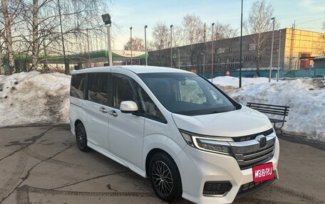 Honda Stepwgn IV, 2019 год, 2 300 000 рублей, 1 фотография