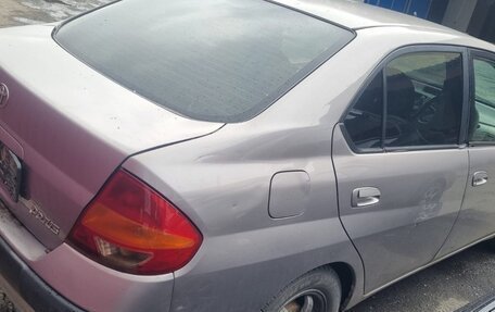 Toyota Prius IV XW50, 1998 год, 250 000 рублей, 4 фотография