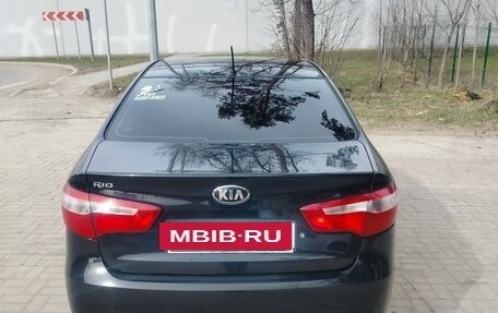 KIA Rio III рестайлинг, 2014 год, 650 000 рублей, 3 фотография