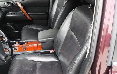 Toyota Highlander III, 2011 год, 2 190 000 рублей, 17 фотография