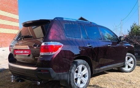 Toyota Highlander III, 2011 год, 2 190 000 рублей, 2 фотография