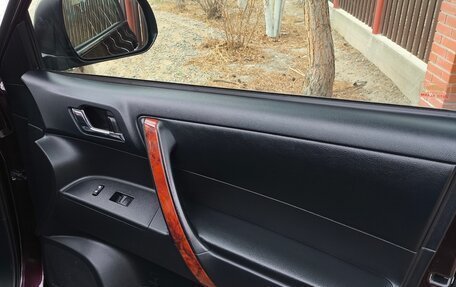 Toyota Highlander III, 2011 год, 2 190 000 рублей, 20 фотография