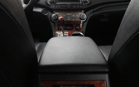 Toyota Highlander III, 2011 год, 2 190 000 рублей, 25 фотография