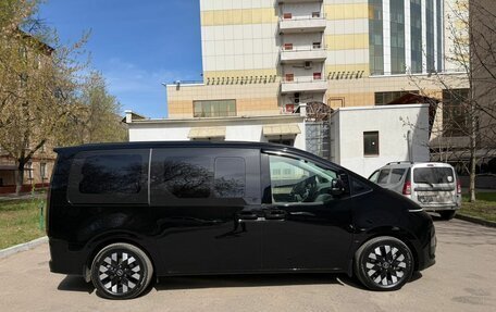 Hyundai Staria, 2025 год, 7 800 000 рублей, 4 фотография