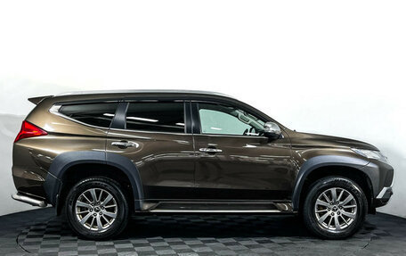 Mitsubishi Pajero Sport III рестайлинг, 2017 год, 2 597 000 рублей, 4 фотография