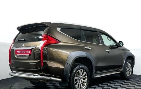 Mitsubishi Pajero Sport III рестайлинг, 2017 год, 2 597 000 рублей, 5 фотография