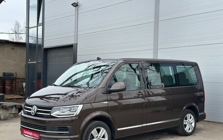 Volkswagen Multivan T6 рестайлинг, 2018 год, 3 950 000 рублей, 1 фотография