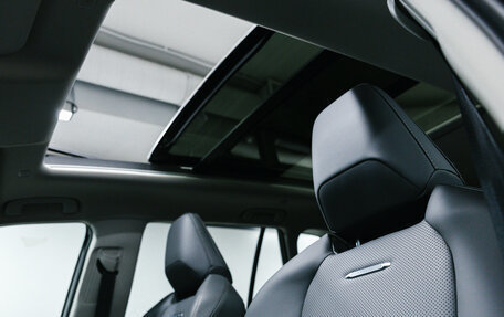 Toyota RAV4, 2025 год, 18 фотография