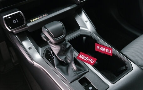 Toyota RAV4, 2025 год, 32 фотография